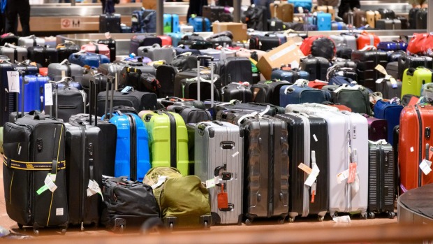 $10000 Missing from a Traveler’s Luggage Mysteriously