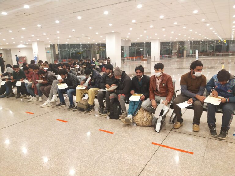 Hundreds of Pakistani Deported by Turkey