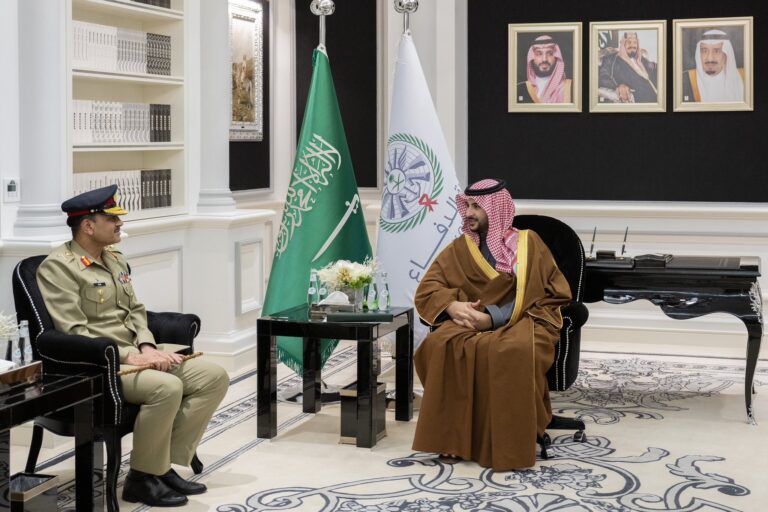 New Chief Of Army Meets Saudi Crown Prince On First Official Trip